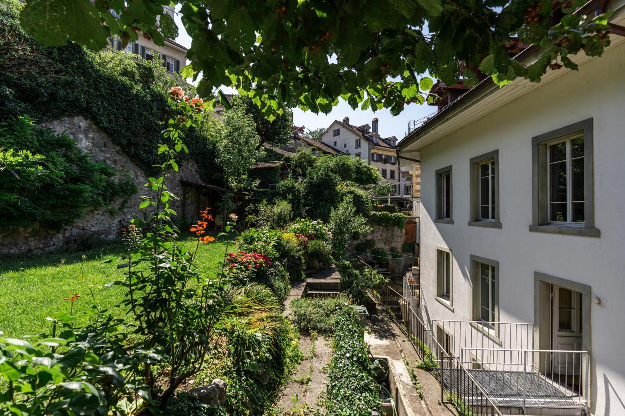 Jewel In The Center Of Thun's Old Town *